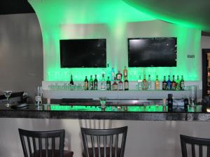 Lounge nebo bar v ubytování Wyndham Garden Midland