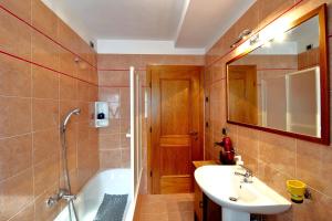 Koupelna v ubytování Nonostantetutto B&B + 15 fotografií