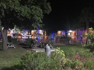 Zahrada ubytování Knights Inn San Antonio near Frost Bank Center