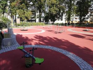 Plac zabaw dla dzieci w obiekcie Comfortable Apartment close to Spodek