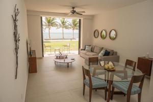 Ruang duduk di ApartHotel Ebb Ti Kaan Tulum-Luxury Condos-