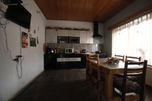 Cucina o angolo cottura di Vaso-Levani House