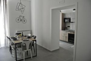 Kuchyň nebo kuchyňský kout v ubytování Urban Luxury Apartment Salerno