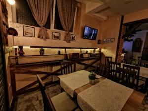 Un restaurante o sitio para comer en B&B Bebinac