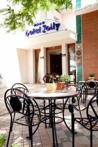 Hotel Jolly
