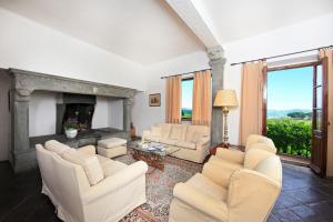 Posedenie v ubytovaní Relais Vignale & Spa