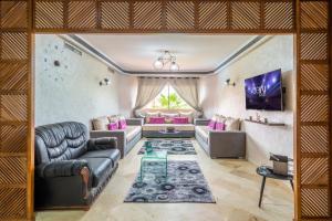 Гостиная зона в Majorelle family residence