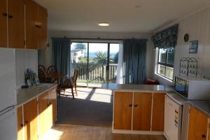 Gallery image of Olde Beach Villa in Waikanae