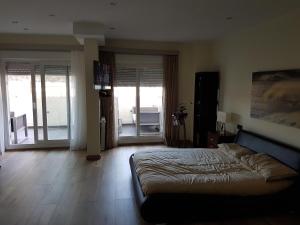 Postel nebo postele na pokoji v ubytování luxury aparment in Torrequebrada Benalmadena