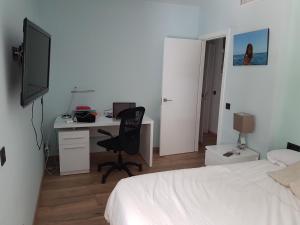 TV a/nebo společenská místnost v ubytování luxury aparment in Torrequebrada Benalmadena + 9 fotografií
