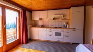 Kuchyň nebo kuchyňský kout v ubytování Haus Kipfen + 18 fotografií