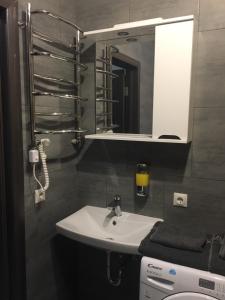 Ένα μπάνιο στο Apartment on Drugetov 49
