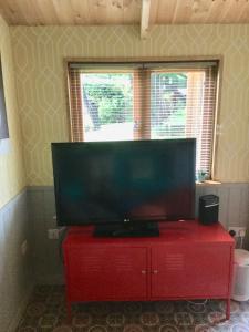 TV at/o entertainment center sa PieNook