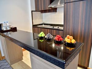 Köök või kööginurk majutusasutuses Gefinor Rotana – Beirut