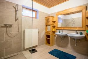Kúpeľňa v ubytovaní Haus Sonnseitn Murau für 6 bis 8 Personen + 12 fotografií