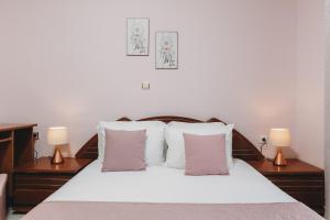 Foto dalla galleria di Villa Rosa 3 Bedroom with Sea View a Tragaki