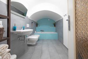 A bathroom at Ca'la Luna - in centro con terrazza