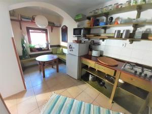 Kuchyň nebo kuchyňský kout v ubytování Vidiecky apartmán Kubo + 32 fotografií