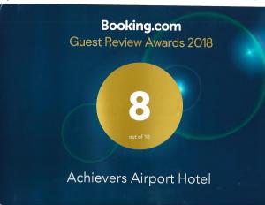 Certifikát, hodnocení, plakát nebo jiný dokument vystavený v ubytování Achievers Airport Hotel