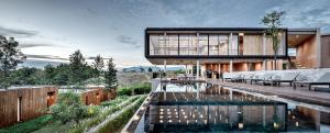 Bazén v ubytování De Capoc Resort nebo v jeho okolí