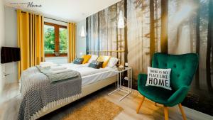 Posteľ alebo postele v izbe v ubytovaní Wonder Home - Apartamenty z balkonami, blisko centrum Karpacza, stoku i aquaparku