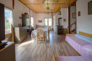A seating area at Vacation Home Selo Boykovets