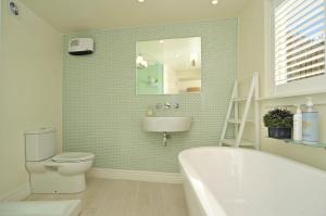 Bagno di Incredible Views! Luxurious Studio & Outdoor Living