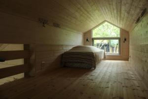 Postel nebo postele na pokoji v ubytování Lev-Vel - 10 person cabin