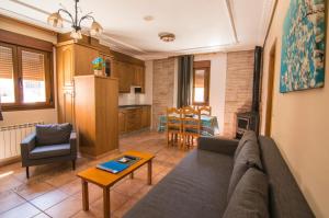 A seating area at Apartamentos Rurales El Prado