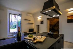 Una cocina o cocineta en The Tower's Garden