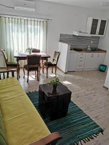 Η κουζίνα ή μικρή κουζίνα στο Radman's house