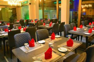 Restaurace v ubytování Ruvisha Beach Hotel