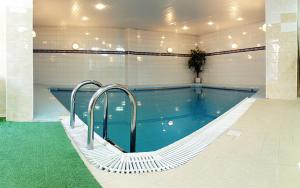 Bazén v ubytování Hotel Star nebo v jeho okolí