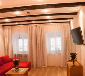 โทรทัศน์และ/หรือระบบความบันเทิงของ Aufhauser Hof Regensburg