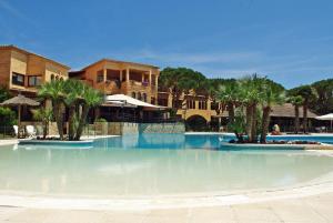 Бассейн в La Costa Hotel Golf & Beach Resort или поблизости