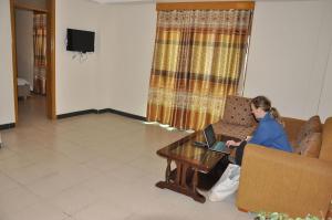 TV a/nebo společenská místnost v ubytování Mekelle Hotel