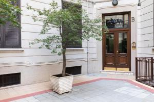 The facade or entrance of Casagrande 1920