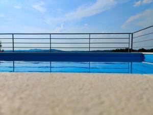 Bazén v ubytování Elizabeta Holiday Home nebo v jeho okolí
