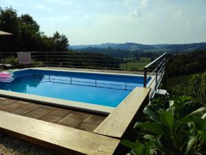 Bazén v ubytování Elizabeta Holiday Home nebo v jeho okolí