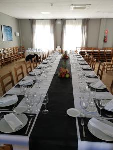 Un restaurante o sitio para comer en Hotel Avenida del Sotillo