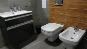 Łazienka w obiekcie Apartament 5 przy Parku Leśnym