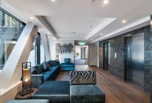 Posezení v ubytování Ramada by Wyndham Queenstown Central