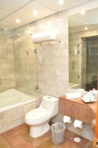 Un baño de Royal Pedregal