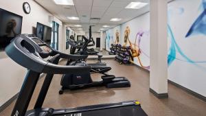 Fitness centrum a/nebo fitness zařízení v ubytování Best Western Plus Saint Peter