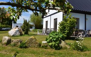 A garden outside Lunkaberg Bed & Breakfast