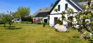 A garden outside Lunkaberg Bed & Breakfast