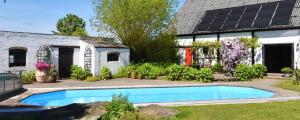 The swimming pool at or close to Lunkaberg Bed & Breakfast