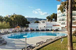 Bazén v ubytování ILUNION Palmanova Mallorca nebo v jeho okolí