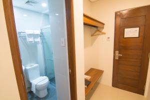 Koupelna v ubytování Mango Suites Cauayan + 26 fotografií