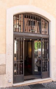 The facade or entrance of L’ARTSHOP